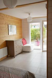 En eller flere senge i et værelse på Maison tout confort 6 personnes à 300m de la plage - Clim & Wifi