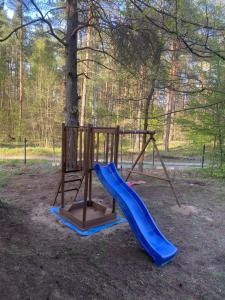 Kawasan permainan kanak-kanak di ALBA Pelnik domki holenderskie