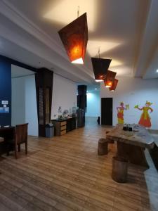 Foto dalla galleria di ITIC Hostel a Kuta Altre 9 foto