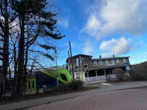 Το κτήριο όπου στεγάζεται  το διαμέρισμα