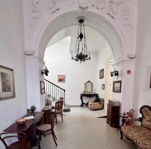 Posedenie v ubytovaní Palazzo Bonaventura 1906
