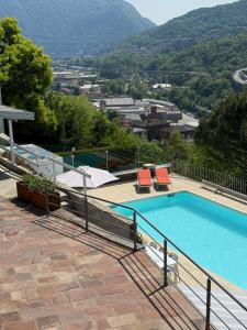 Vista general d'una muntanya o vistes d'una muntanya des de la casa o xalet