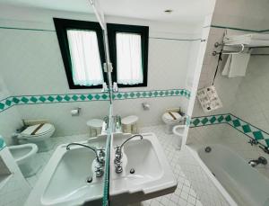 Koupelna v ubytování Hotel Relais I Presidi + 31 fotografií