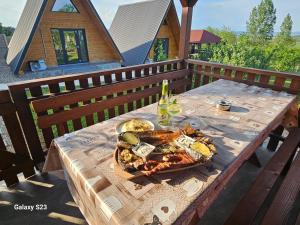 Mat i denna chalet eller i närheten