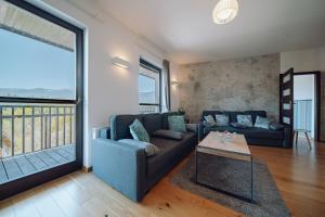 Posedenie v ubytovaní Panorama Gór - Centrum Miasta, Apartament z widokiem na Szrenicę