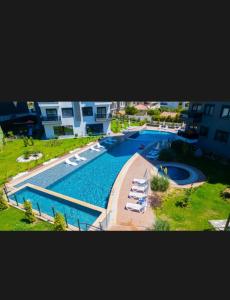 Bazén v ubytování Sunny Shores Holiday nebo v jeho okolí