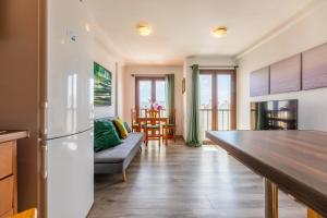 A kitchen or kitchenette at Casa Esmeralda