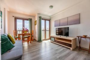 A television and/or entertainment centre at Casa Esmeralda