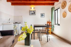 A seating area at Casa Esmeralda