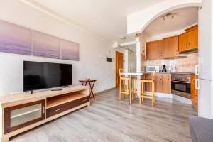 A kitchen or kitchenette at Casa Esmeralda