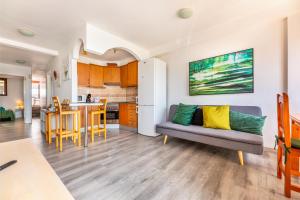 A kitchen or kitchenette at Casa Esmeralda