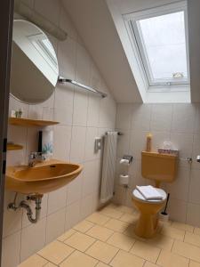 Koupelna v ubytování Hotel Schweizerblick