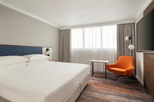 Postel nebo postele na pokoji v ubytování Glasgow Marriott Hotel