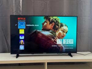 TV a/nebo společenská místnost v ubytování Habitación Privada Jerez 3
