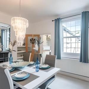 Ruang duduk di Cathedral Quarter House with free Secure Driveway Parking for 2 Cars +28 gambar