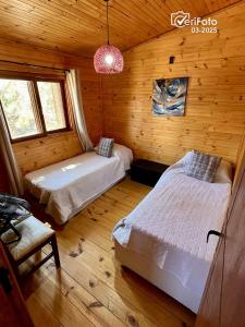 Ένα ή περισσότερα κρεβάτια σε δωμάτιο στο Chimuelo, es necesario hacer sena para reservar +28 φωτογραφίες