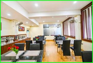 Restaurace v ubytování Hotel Triple Tree Near Bhubaneswar Railway Station - Lift and Restaurant Facilities - Fully Air Conditioning Rooms - Top Rated Hotel In Bhubaneswar
