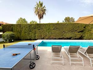 Der Swimmingpool an oder in der Nähe von Villa Gotmar