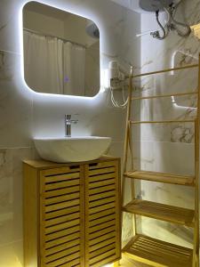 A bathroom at Kontos Mansion