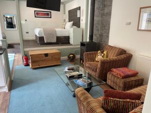 Ruang duduk di Owls Nest
