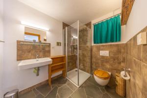 Koupelna v ubytování Chalet L'échappée belle + 37 fotografií