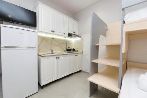 Φωτογραφία από το άλμπουμ του Vila Feliz - Premium Rooms with Free Private Parking σε Vlorë +44 φωτογραφίες