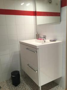 Φωτογραφία από το άλμπουμ του 1 chambre 1 cuisine & salle d'eau privées avec piscine et jacuzzi σε Eyragues +20 φωτογραφίες