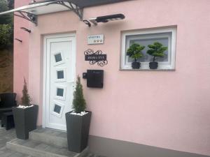 Φωτογραφία από το άλμπουμ του Apartment Adam & Eva, Near Aqualuna, Free Parking σε Podčetrtek