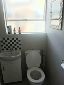 Koupelna v ubytování Mossienes Cottage