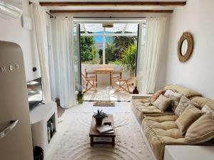 Posezení v ubytování Stories Jàvea - Cosy Boho apartment El Arenal - Toplocation - 250m from the beach! + 30 fotografií