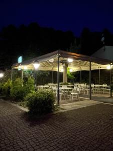 Restaurace v ubytování Hotel Clementi
