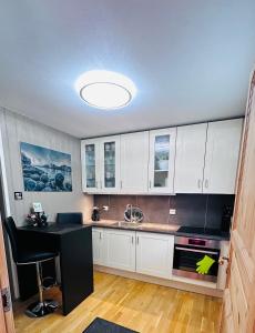 Nhà bếp/bếp nhỏ tại Bergsvannets Lake Guesthouse