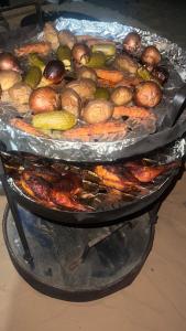 Φαγητό σε οργανωμένο κάμπινγκ ή κάπου εκεί κοντά +123 φωτογραφίες