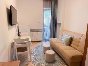 Ruang duduk di Apartman 2
