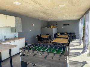 Dapur atau dapur kecil di Apartman 2