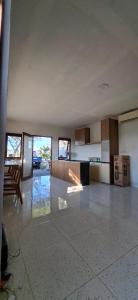 Kuchyň nebo kuchyňský kout v ubytování Mayeka Transit Hostel Bandara Internasional Lombok