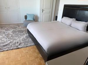 Зображення з фотогалереї помешкання Casino Square Apartment with F1-view в Монте-Карло