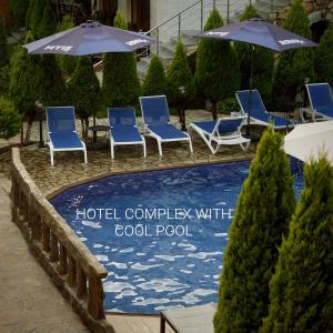 Sundlaugin á Hotel Chero eða í nágrenninu