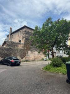 Fotografia z galérie ubytovania 200 m centre ville maison mitoyenne avec place de parking gratuite v destinácii Épinal