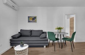 Χώρος καθιστικού στο Kjara i Ivan +21 φωτογραφίες