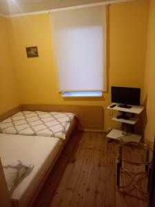 Afbeelding uit fotogalerij van Rooms noclegi in Bytyń +5 foto's