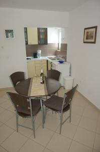 Küche/Küchenzeile in der Unterkunft Croatian Home Apartments