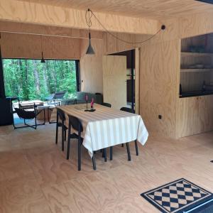 Gambar di galeri bagi Cabin indebos di Sainte-Foy-de-Longas +18 gambar
