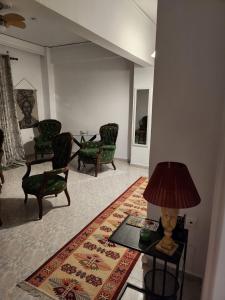 Χώρος καθιστικού στο House ROSI in Rodos city