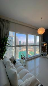 Fotografie z fotogalerie ubytování Stay with a wonderful view v destinaci Abu Dhabi