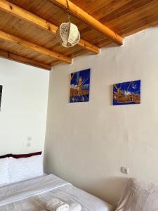 Ένα ή περισσότερα κρεβάτια σε δωμάτιο στο Hollakitemorroco surf house