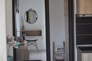 Imagen de la galería de Karpouzi Seaview Apartments, en Polychrono