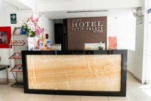 Vstupní hala nebo recepce v ubytování Apart Hotel Petit Palace Suites