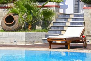 Der Swimmingpool an oder in der Nähe von Sirena Residence & Spa