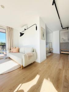Χώρος καθιστικού στο ThePine Apartments Lighthouse Mrzeżyno Widok Spokój Komfort